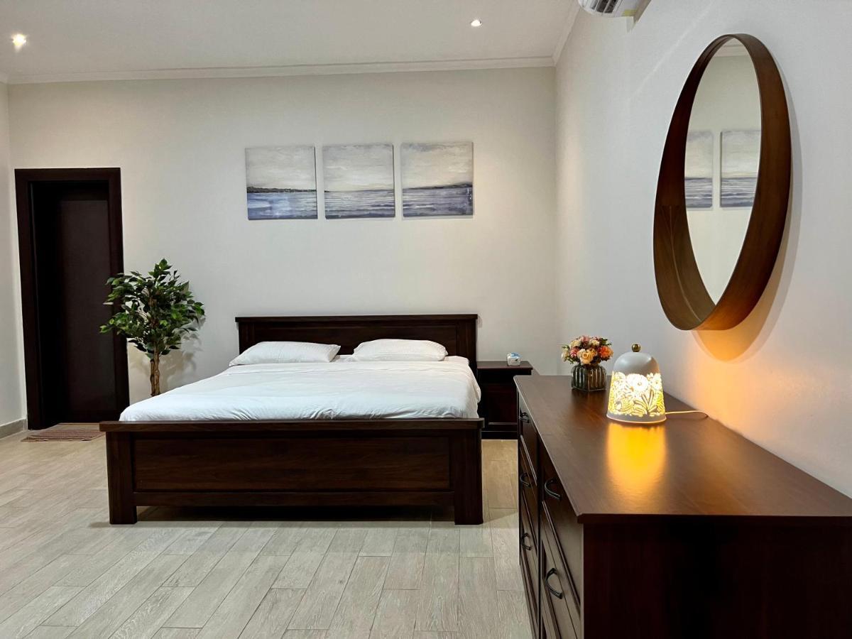 Mandarin Apartment *
